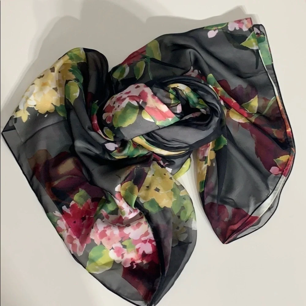 New without tags Hydrangea floral botanical print triple layer shawl scarf